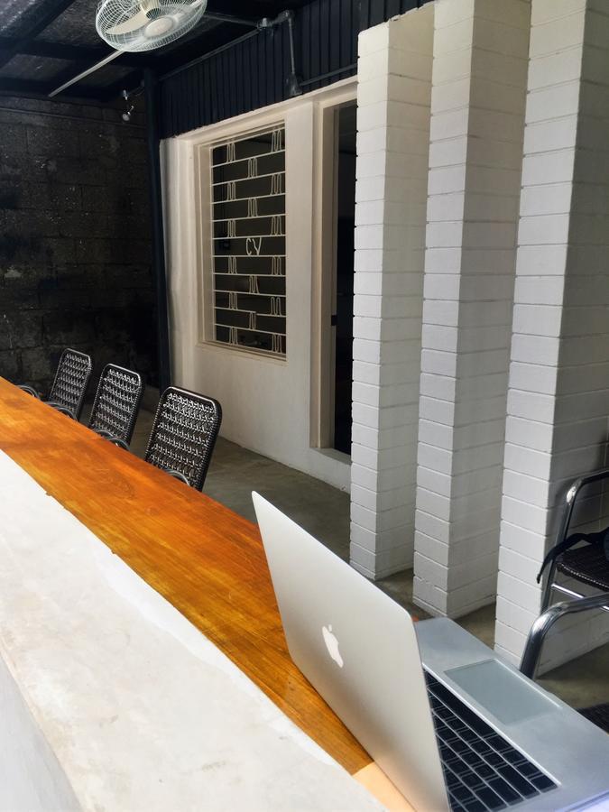 The Hub District Hostel And Dorm Makati City Екстериор снимка